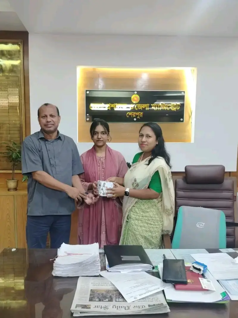 মেধাবী শিক্ষার্থীদের পাশে শেরপুর জেলা প্রশাসন