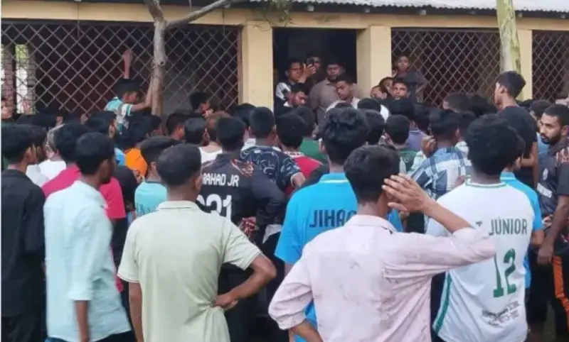 শেরপুরে এসএসসিতে গণহারে ফেল, শিক্ষকদের কয়েক ঘণ্টা তালাবদ্ধ