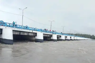 নীলফামারীর ডালিয়া পয়েন্টে তিস্তার পানি বিপৎসীমার ১১ সেন্টিমিটার নিচ দিয়ে প্রবাহিত হচ্ছে